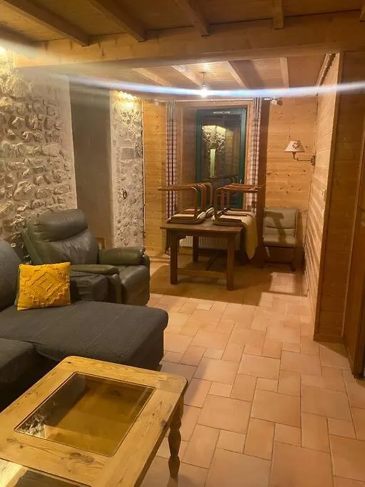 Appartement Chaleureux Rencurel Apartment